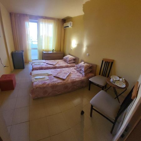 Апартаменты Apartamenti Ivaia Варна Экстерьер фото