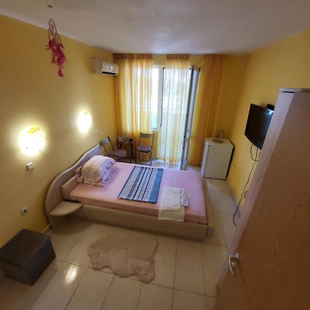 Апартаменты Apartamenti Ivaia Варна Экстерьер фото